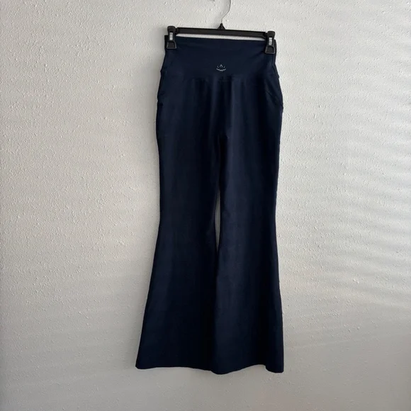 Beyond Yoga Nocturnal Navy Spacedye All Day Flare High Waisted Pant - Size Med - Picture 6 of 7